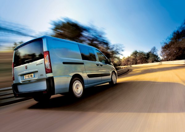 Фото автомобиля FIAT Scudo Fourgon